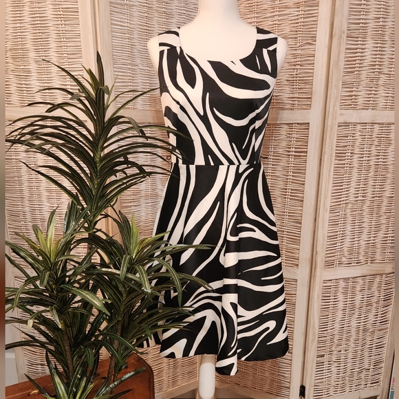 Dressbarn Zebra Print Dress - Picture 2 of 8